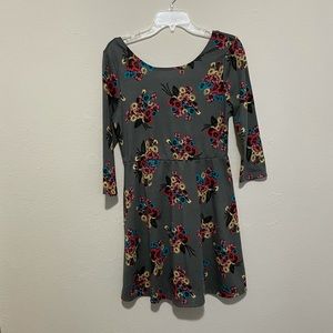 Lily Rose Gray Floral Dress - Size L